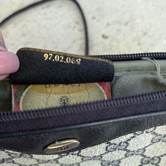 Vintage Gucci, micro GG Crossbody - Picture 11 of 12